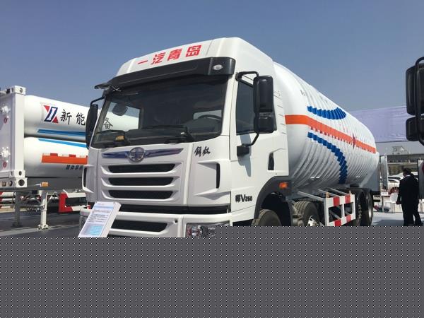 解放悍V260天然氣運(yùn)輸車.jpg