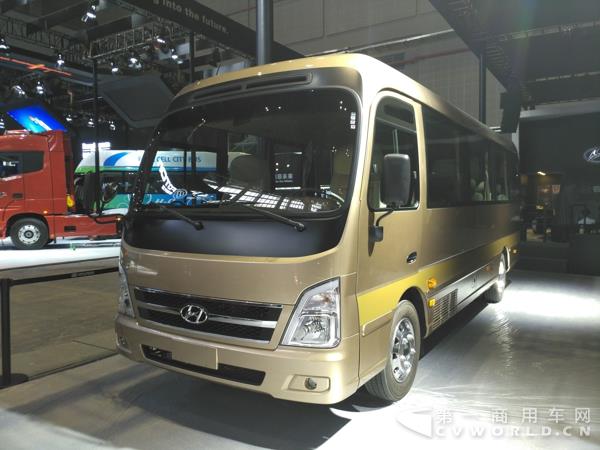 四川現(xiàn)代county中型客車.jpg