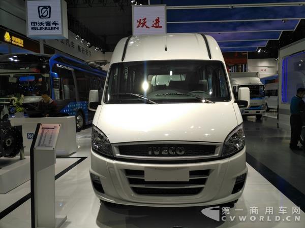 南京依維柯:power daily 經(jīng)典版EV42純電動廂式運輸車(藍牌).jpg