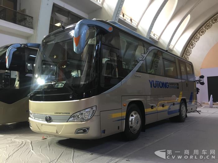 宇通機(jī)場班線大巴.jpg