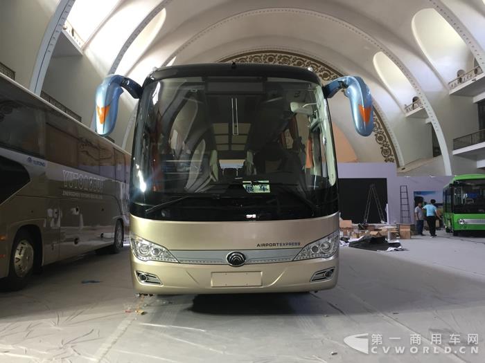 宇通機(jī)場班線大巴3.jpg