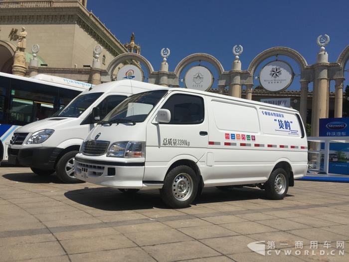 南京金龍開沃D09純電動(dòng)物流車.jpg
