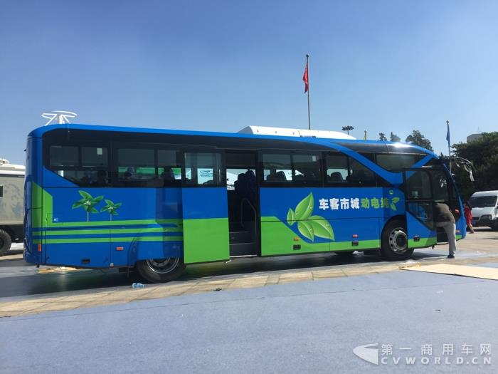 青年JNP6103BEVA純電動(dòng)客車 2.jpg