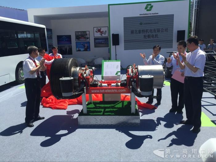 嘉賓為輪轂電機產(chǎn)品揭幕.jpg