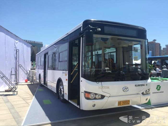 國內(nèi)首輛運用輪轂電機技術(shù)的海格客車.jpg
