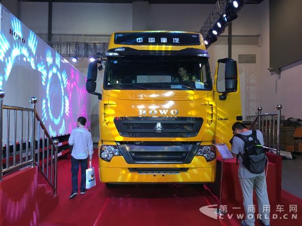 重汽豪沃480馬力牽引車(chē)1.jpg