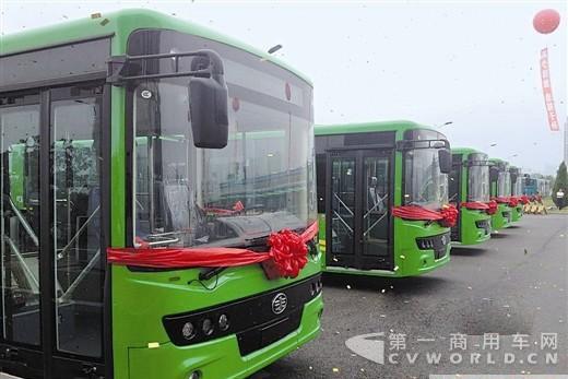 120輛純電動(dòng)公交車下線交付錦州公交.jpg