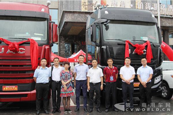 現(xiàn)場訂車22臺 美馳助陣江淮K7高安上市.jpg