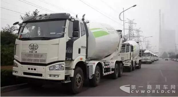 解放J6P攪拌車實力圈粉，竭誠助力城市建設(shè)！2.jpg