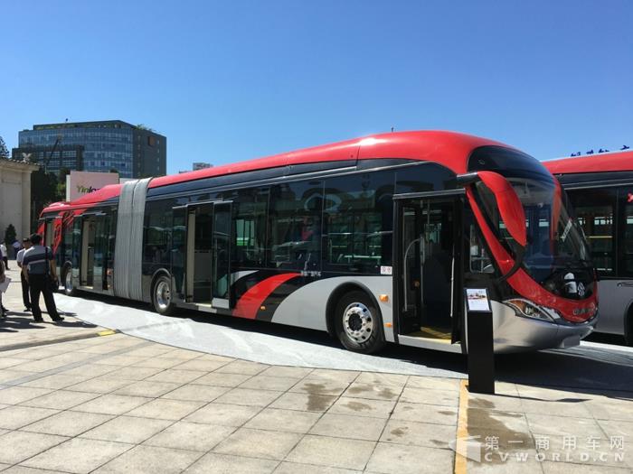 銀隆18米純電動(dòng)城市公交車(11).jpg