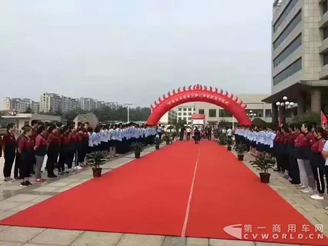 唐駿新能源萬輛訂單首批發(fā)車儀式隆重舉行.jpg