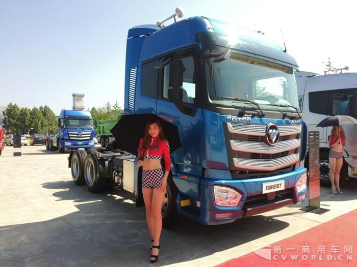 歐曼6X4超級(jí)卡車5.jpg