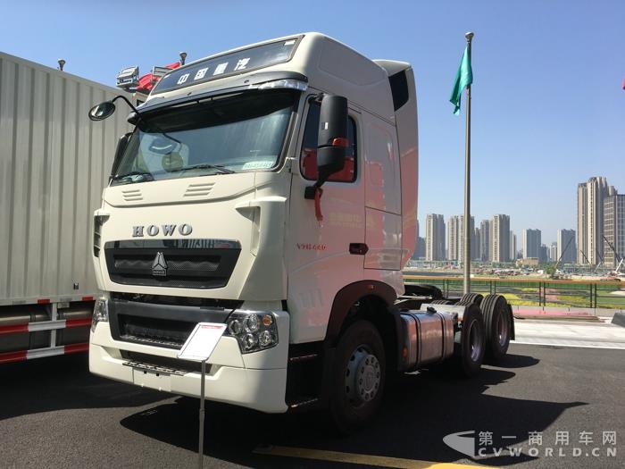 重汽豪沃6X2牽引車2.jpg