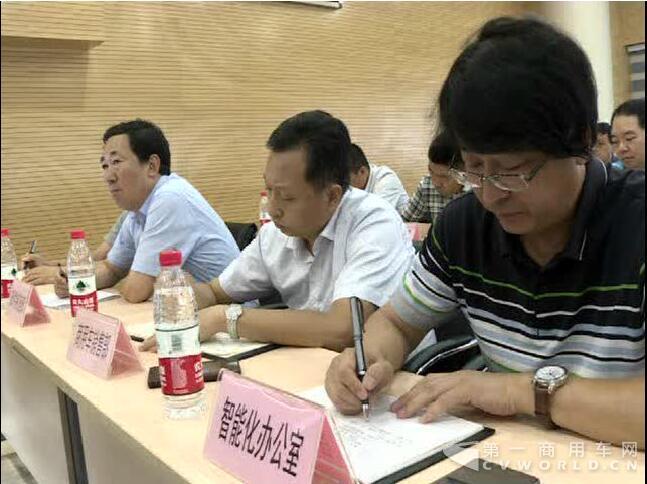 明確未來發(fā)展方向 正式啟動“中國重汽再造發(fā)展宏偉工程”.jpg
