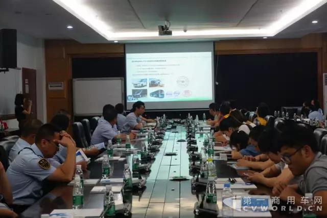 迎接公交全面電動(dòng)化，比亞迪攜手深圳巴士集團(tuán)組織“巴士之友”探營活動(dòng)6.jpg