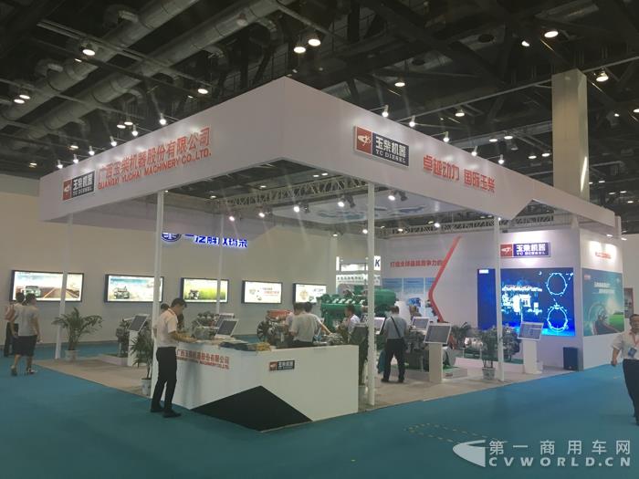 玉柴展臺(tái).jpg