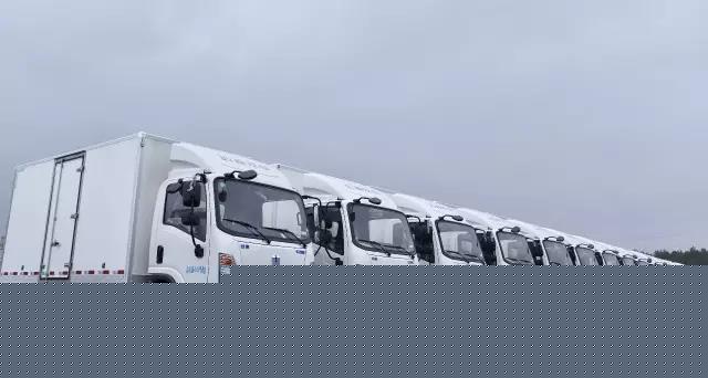 百臺遠程E200成都交車.jpg
