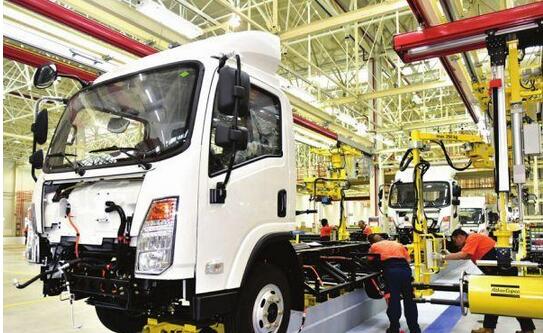 近千臺(tái)“南充造”新能源商用車銷往全國(guó).jpg