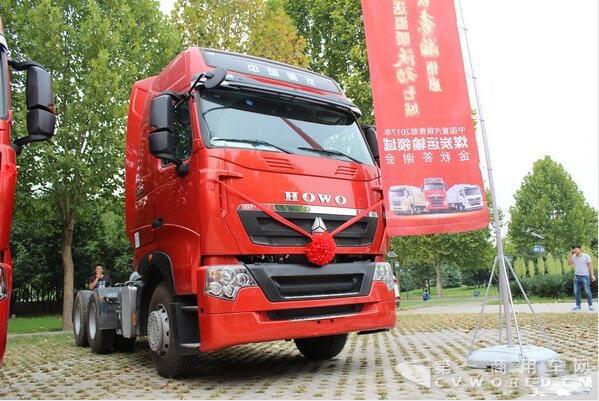 訂車267臺(tái) 中國(guó)重汽召開焦作煤炭答謝會(huì)2.jpg