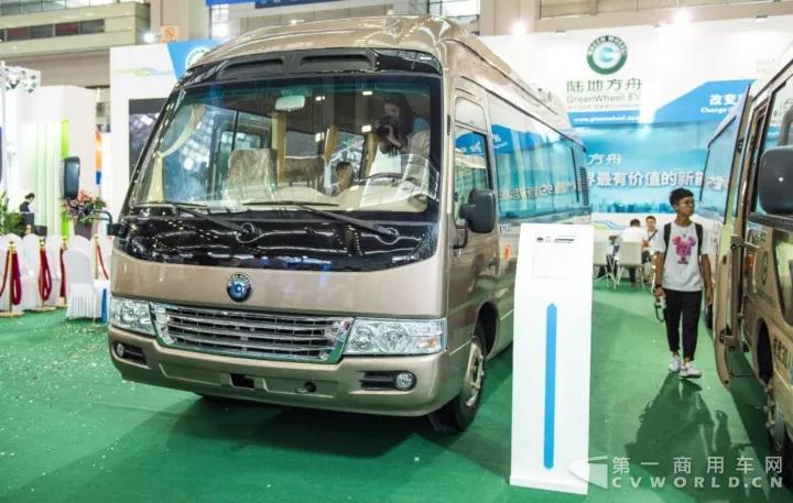 充氫5分鐘、續(xù)航550公里，陸地方舟新型氫電混合燃料電池商用車在深圳發(fā)布1.jpg