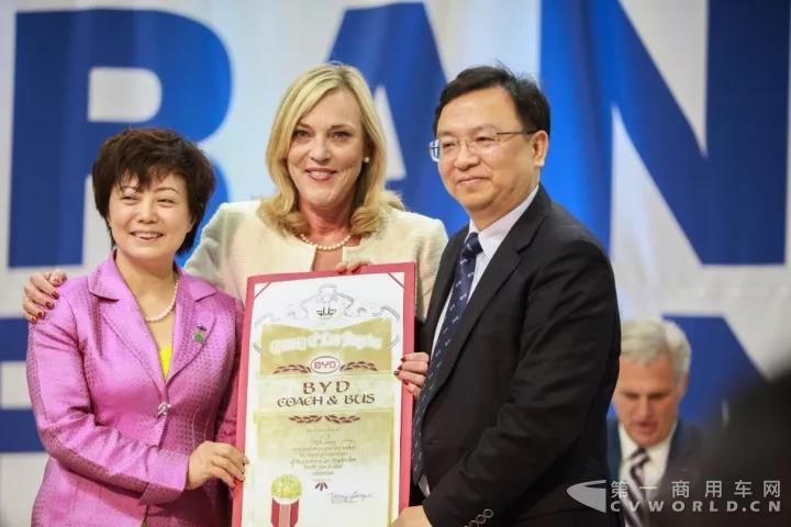 中國智造在海外崛起：北美最大電動大巴工廠竣工5.jpg