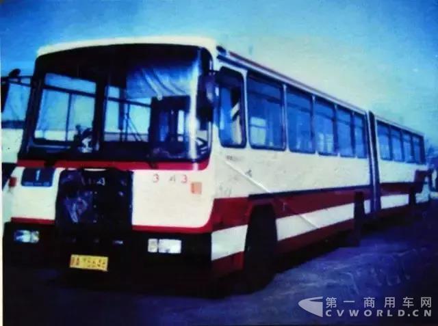 BK6180汽車(chē).jpg