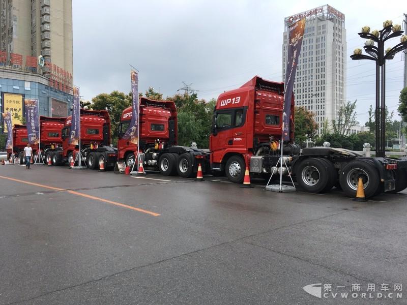 現(xiàn)場展車 (1).jpg