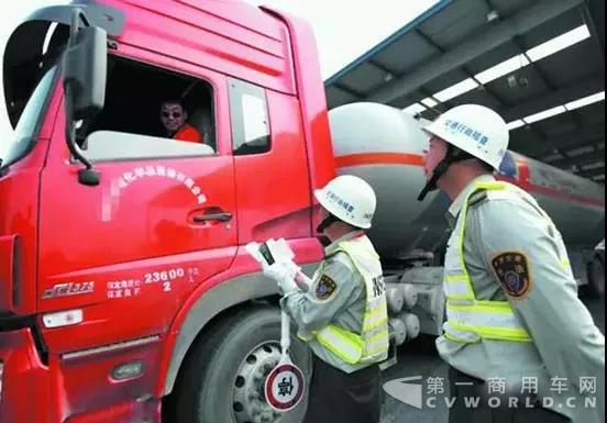 深圳等地區(qū)將開(kāi)始進(jìn)行?；奋囕v專項(xiàng)治理.jpg