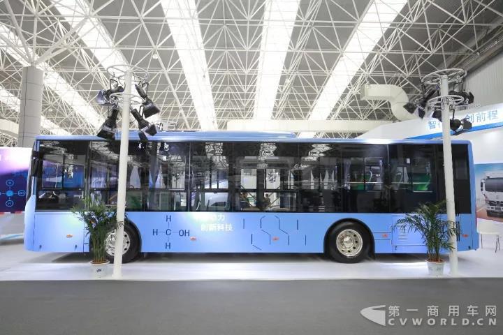 商乘攜手 吉利遠程帶甲醇全系產(chǎn)品出擊昆山車展1.jpg