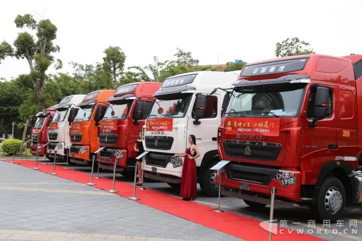 中國(guó)重汽HOWO-T7H新車發(fā)布會(huì)在廈圓滿落幕，現(xiàn)場(chǎng)訂購(gòu)216臺(tái).jpg