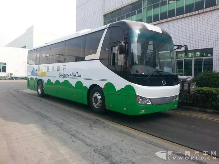 五洲龍股份純電動(dòng)旅游巴士批量交付香港大昌行集團(tuán)2.jpg