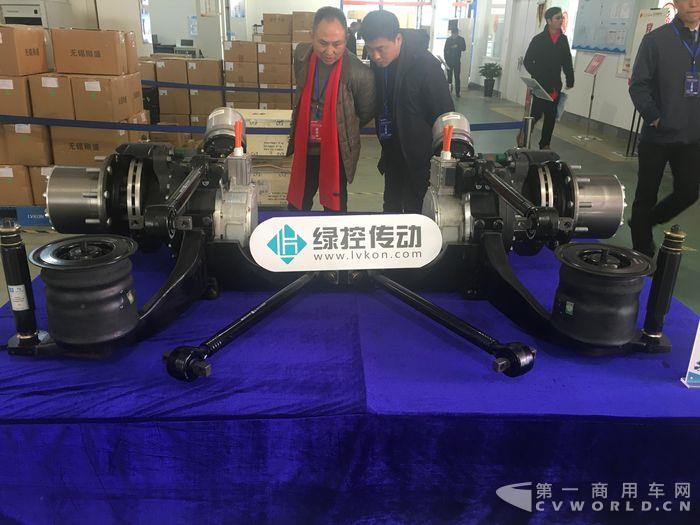 綠控新開發(fā)的輪邊電驅(qū)動(dòng)車橋，計(jì)劃于今年6月推出.JPG