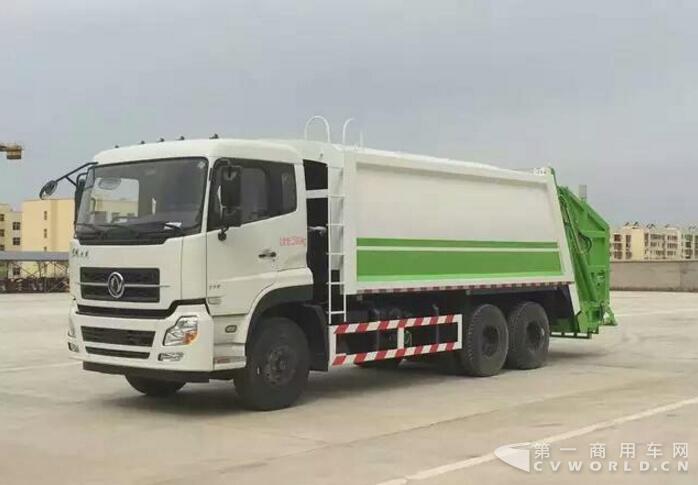 東風(fēng)天龍塑料瓶壓縮車全新涂裝上市1.jpg