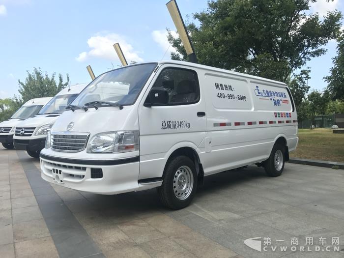 南京金龍純電動(dòng)物流車.jpg