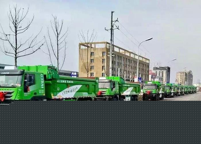 紅巖杰獅智能環(huán)保渣土車批量交付安徽用戶.jpg