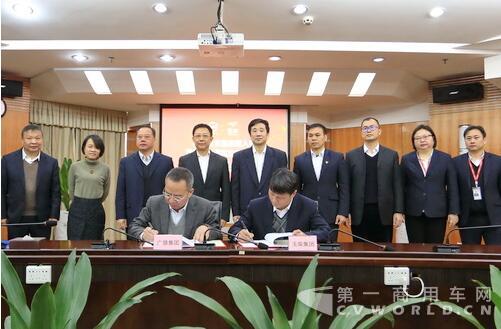 玉柴與廣墾集團(tuán)簽訂戰(zhàn)略合作協(xié)議.jpg