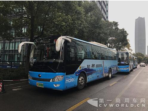 海爾“吞光”空調(diào)裝進巴士 AWE增設(shè)無霾巴士專線2.jpg