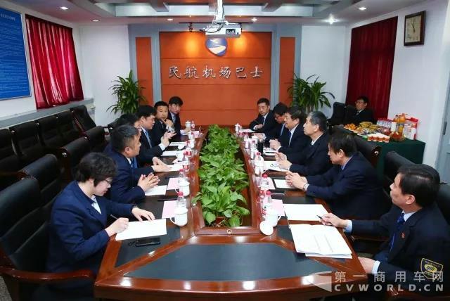 助力民航騰飛 暢享品質(zhì)運(yùn)營(yíng)，福田歐輝機(jī)場(chǎng)巴士批量交付民航機(jī)場(chǎng)巴士5.jpg