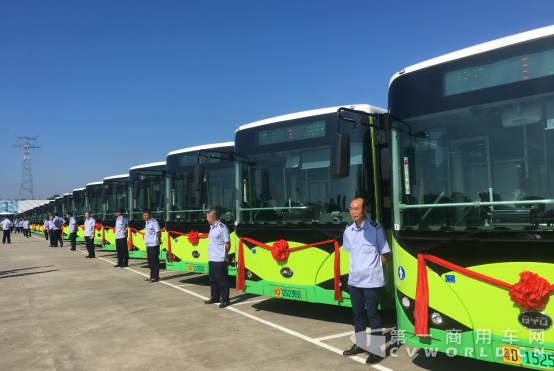 刷新汕頭市投放記錄 比亞迪600臺(tái)便民純電動(dòng)公交車啟動(dòng)交付847.png