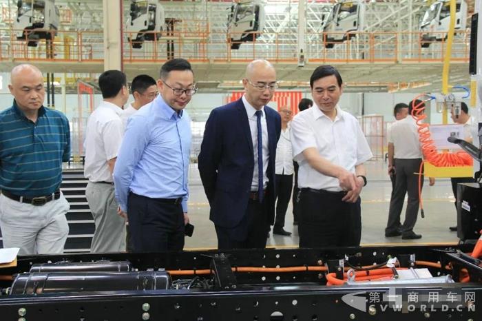 吉利商用車 順豐速運 戰(zhàn)略合作協(xié)議簽訂1.jpg