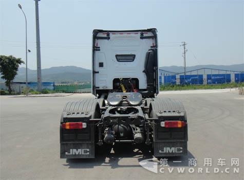 江鈴重汽新車：寬體平地板大空間駕駛室4.jpg