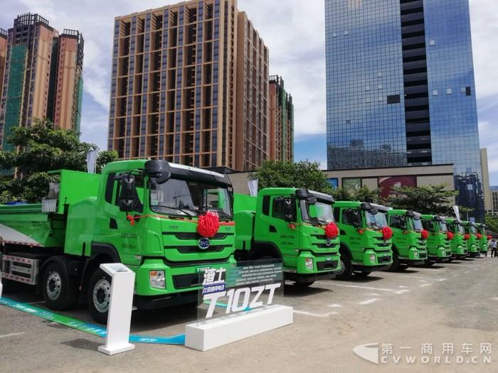現(xiàn)場展車.jpg