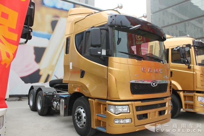 480馬力漢馬H9 6×4牽引車 (1).jpg