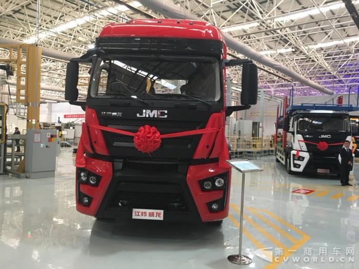 江鈴?fù)?X4 9L牽引車 (2).jpg