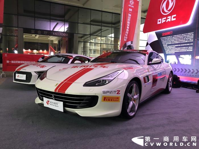 室內(nèi)展出的東風(fēng)汽車.jpg