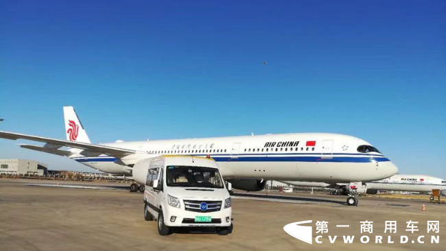 【定稿-機場交車】助力打贏藍(lán)天保衛(wèi)戰(zhàn) 10臺福田圖雅諾EV純電動交付首都機場0314v3.1481.png