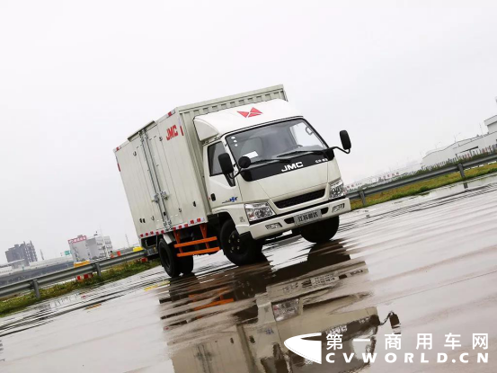 少花錢多辦事，這款不用踩離合、不熄火、省油的輕卡你愛嗎？1138.png