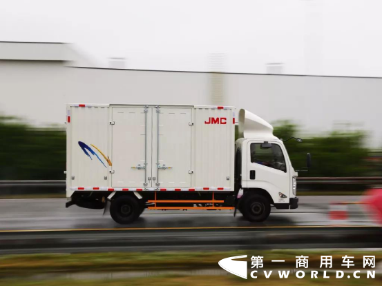 少花錢多辦事，這款不用踩離合、不熄火、省油的輕卡你愛嗎？1314.png