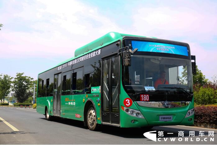 宇通純電動.jpg