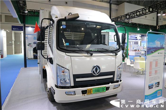 采用東風(fēng)底盤(pán)的甲醇重整制氫燃料電池廂式運(yùn)輸車_副本.jpg
